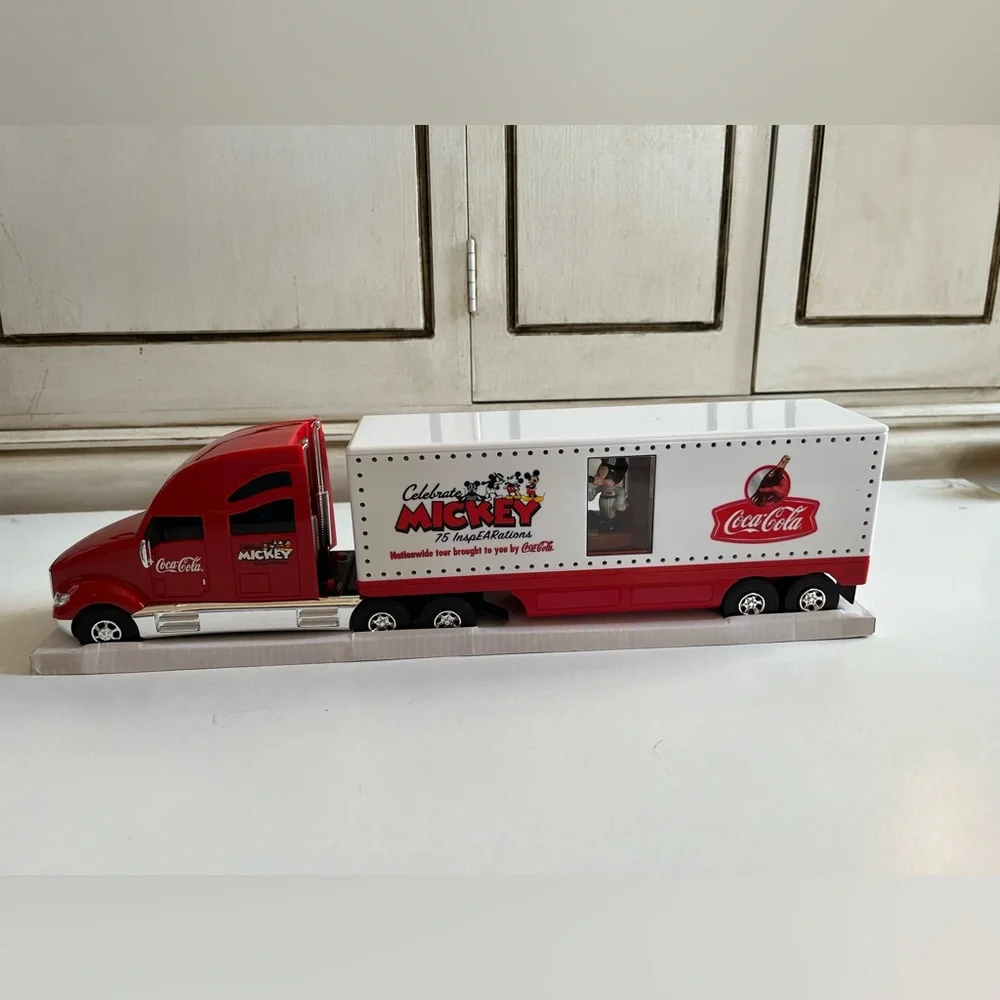 Coca-cola 2004 Tour Carrier Semi truck w/Mickey Statue SEMI 75th Anniversary